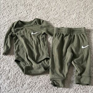 Nike Forest Green Infant Outfit Set